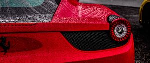 Preview wallpaper ferrari, sports car, red, drops, moisture