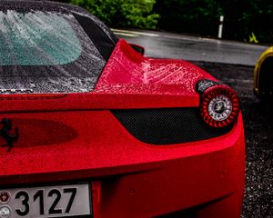 Preview wallpaper ferrari, sports car, red, drops, moisture