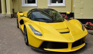 Preview wallpaper ferrari, sports car, side view
