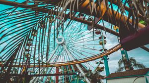 Preview wallpaper ferris wheel, attraction, palm tree, leaves