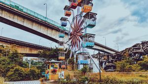 Preview wallpaper ferris wheel, bridge, fence, multicolored