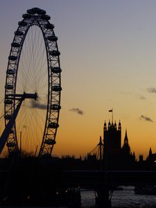 Preview wallpaper ferris wheel, buildings, silhouettes, waterloo, england