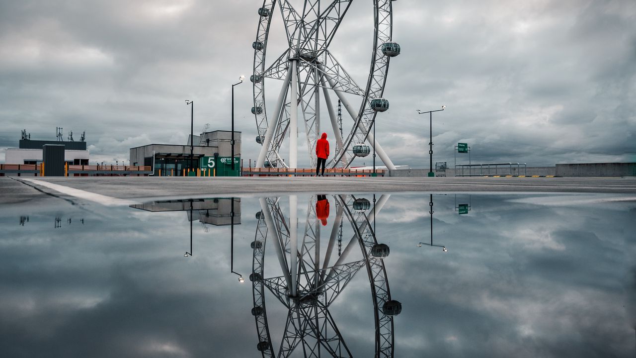 Wallpaper ferris wheel, man, alone, reflection