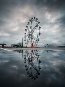 Preview wallpaper ferris wheel, man, alone, reflection