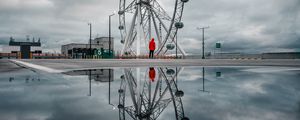 Preview wallpaper ferris wheel, man, alone, reflection