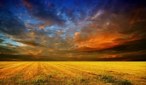 Preview wallpaper field, horizon, clouds, layers, veil, cloudy, bad weather