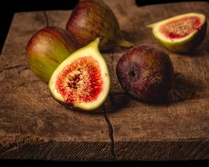 Preview wallpaper fig, fruit, wedges, board, ripe