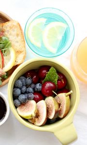 Preview wallpaper figs, blueberries, coffee, fruit, food