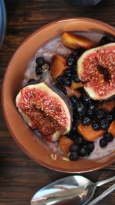 Preview wallpaper figs, currants, breakfast
