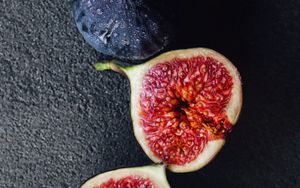 Preview wallpaper figs, fruit, wedges, fresh