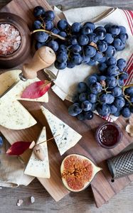 Preview wallpaper figs, grapes, cheese, board