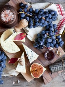 Preview wallpaper figs, grapes, cheese, board