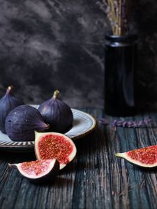 Preview wallpaper figs, slices, fruit, purple