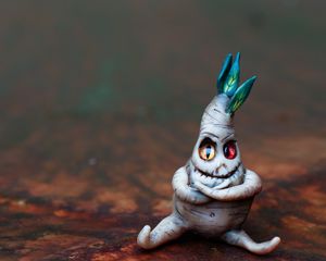 Preview wallpaper figure, toy, carrot, eyes