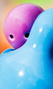 Preview wallpaper figurines, hugging, blue, purple
