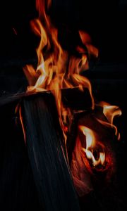 Preview wallpaper fire, bonfire, firewood, flame, dark