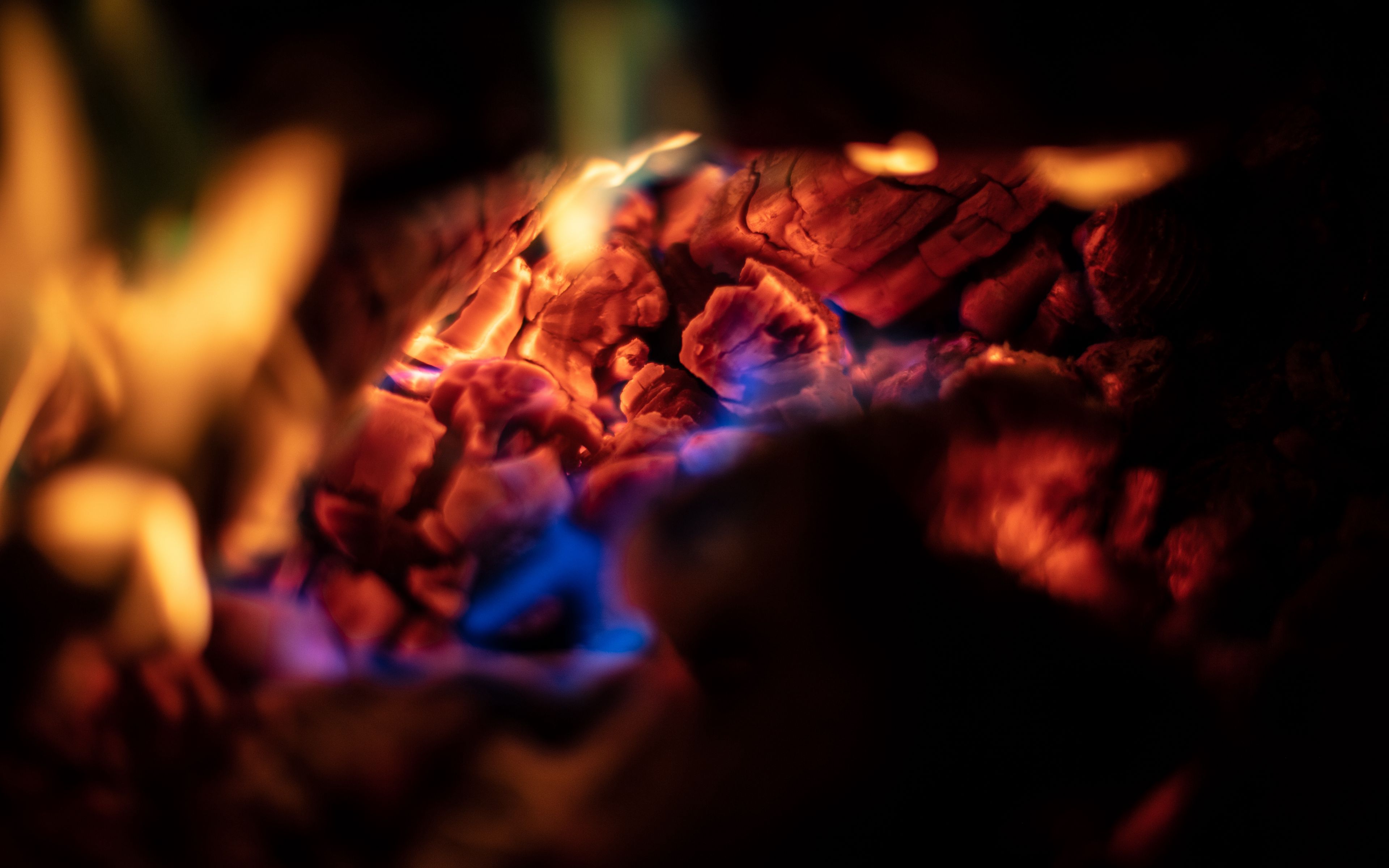 Download wallpaper 3840x2400 fire, embers, macro, dark 4k ultra hd 16: