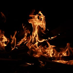 Preview wallpaper fire, flame, darkness, night