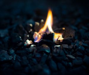 Preview wallpaper fire, flame, stones, macro, dark