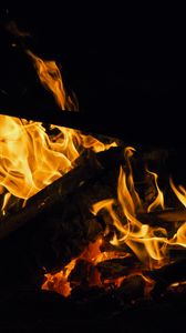 Preview wallpaper firewood, flame, bonfire, dark