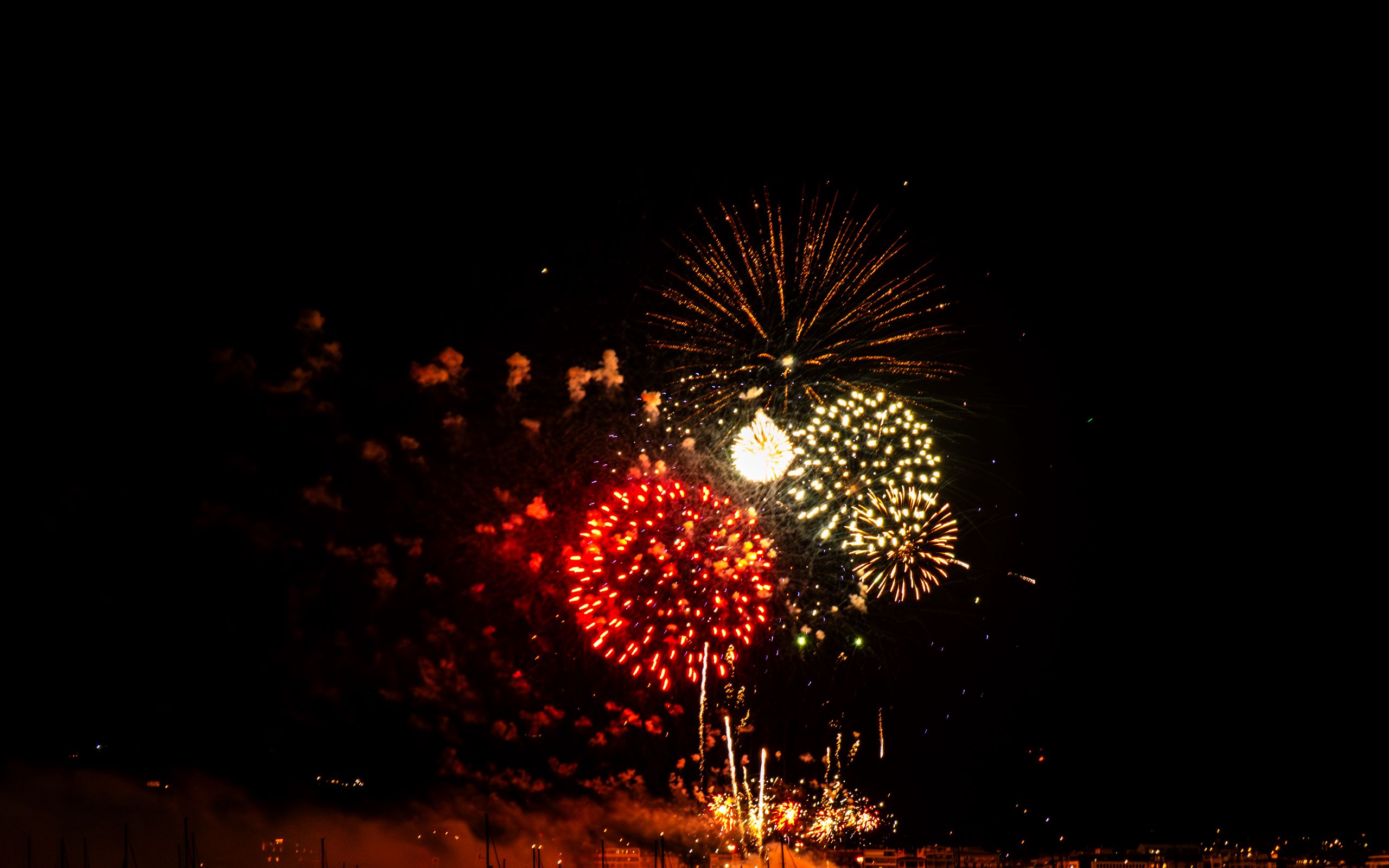 2560x1600 Wallpaper fireworks, salutes, lights, glow, holiday, night, dark