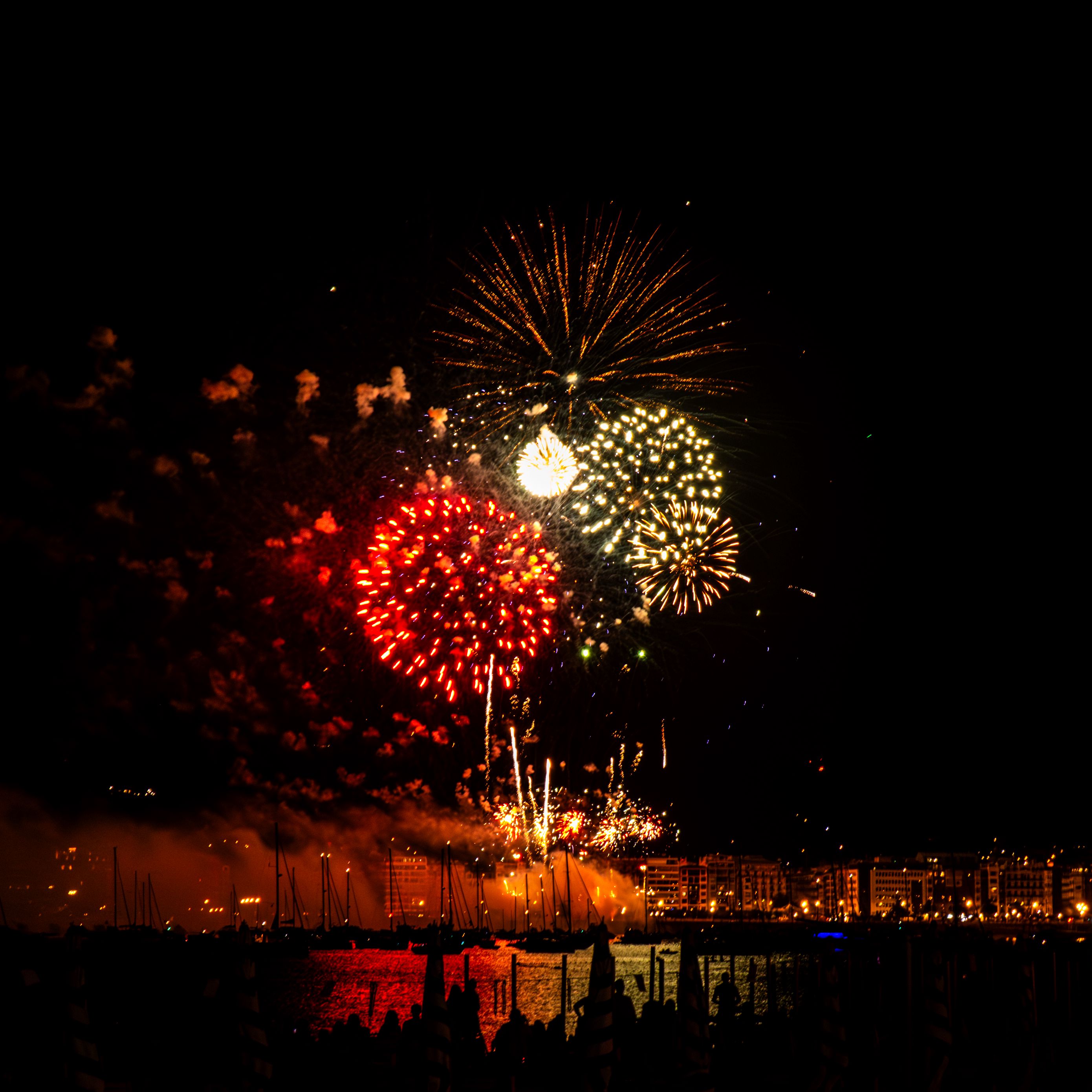 2780x2780 Wallpaper fireworks, salutes, lights, glow, holiday, night, dark