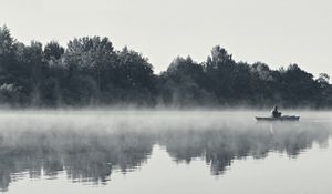 Preview wallpaper fisherman, fog, morning, river, black-and-white