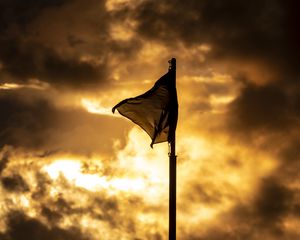 Preview wallpaper flag, flagpole, clouds, sky, shadows