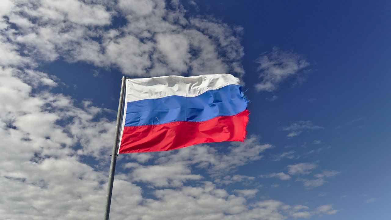 Wallpaper flag, tricolor, russia, sky, clouds