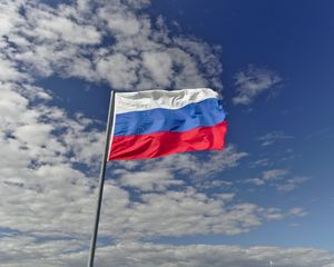 Preview wallpaper flag, tricolor, russia, sky, clouds