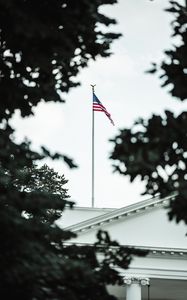 Preview wallpaper flag, usa, building, trees