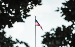 Preview wallpaper flag, usa, building, trees
