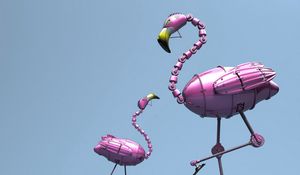 Preview wallpaper flamingo, robot, pink, cub, figures