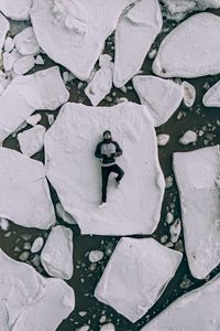 Preview wallpaper floe, man, snow, winter, travel