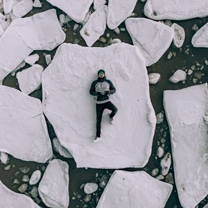 Preview wallpaper floe, man, snow, winter, travel