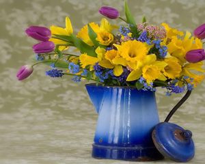 Preview wallpaper flower, tea, old, colorful, surprise