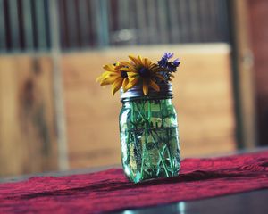 Preview wallpaper flowers, bank, vase, table, blur