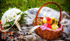 Preview wallpaper flowers, basket, apples, bunch