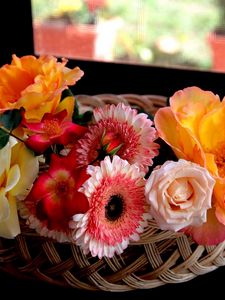 Preview wallpaper flowers, basket, beautiful