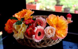 Preview wallpaper flowers, basket, beautiful
