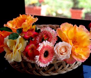 Preview wallpaper flowers, basket, beautiful