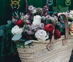 Preview wallpaper flowers, basket, bouquet