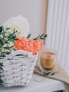 Preview wallpaper flowers, bouquet, basket, coffee, glass