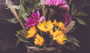 Preview wallpaper flowers, bouquet, basket