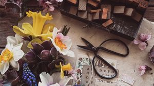 Preview wallpaper flowers, bouquet, scissors, cards, aesthetics