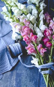 Preview wallpaper flowers, bouquet, thread, pink, white