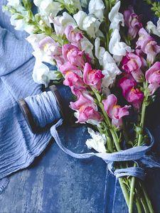 Preview wallpaper flowers, bouquet, thread, pink, white