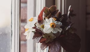 Preview wallpaper flowers, bouquet, vase, windows