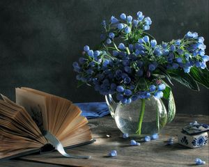 Preview wallpaper flowers, bouquets, vase, book, box