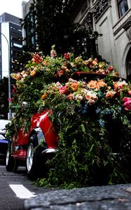 Preview wallpaper flowers, car, bouquets